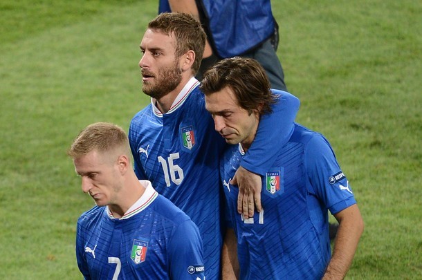 “Bức tường” màu xanh của Italia không thể đứng vững trước lối chơi Tiqui-taca khó chịu của Tây Ban Nha